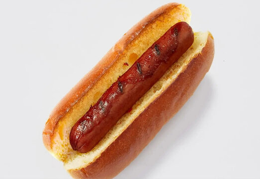 hot dog with grilled sausage - cachorro-quente com salsicha grelhada