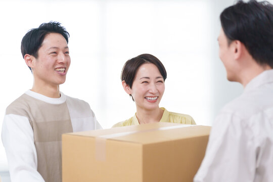 引越し業者と夫婦