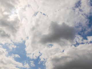 5月　昼の青空と雲14