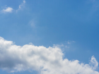 Obraz premium 5月 昼の青空と雲12