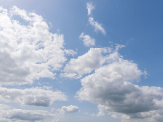 Obraz premium 5月 昼の青空と雲30