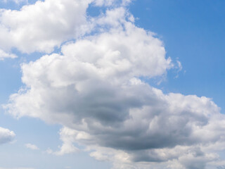 5月　昼の青空と雲33