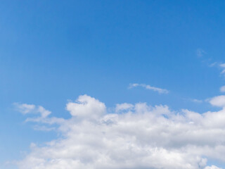 5月　昼の青空と雲35