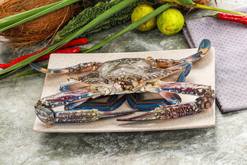 Raw blue crab for cooking