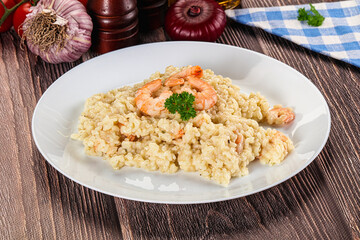 Gourmet risotto with prawn and cheese