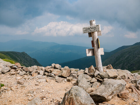 Appalachian Mountain Club trail sign en route to Mount Washington