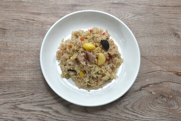 steamed rice with slice taro and ginkgo vegetarian food on plate
