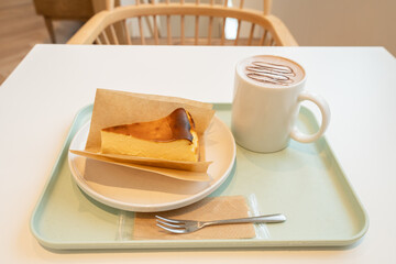 バスクチーズケーキでおやつタイム