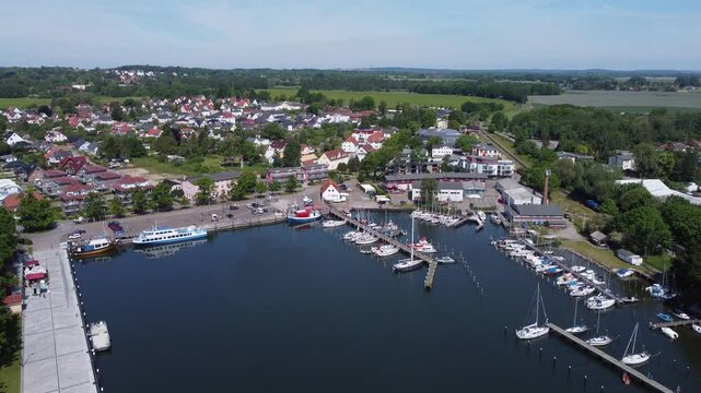 Insel R&uuml;gen: Der Hafen in Lauterbach