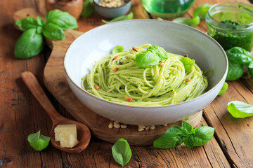 Spaghetti al pesto