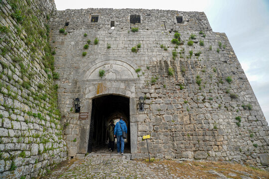 panoramic view of the Shkodra area from the Rozafa Castle