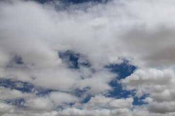 Obraz premium Blue sky with white clouds