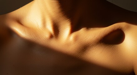 Obraz premium Golden Hour Sunlight on Smooth Skin