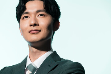 若くてカッコいいビジネスマンのポートレート