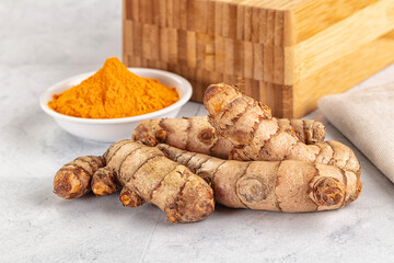 Fresh aroma tumeric roots heap
