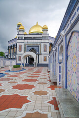 Fototapeta premium 豪華な装飾が施されたブルネイのニューモスク