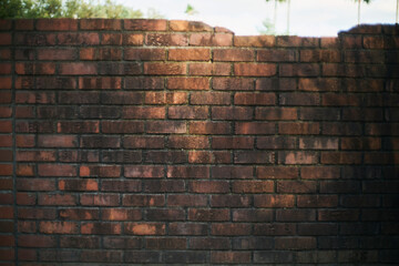 風化したレンガの壁のテクスチャ