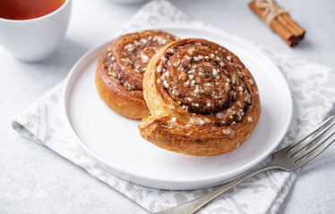 Cinnamon roll buns in a plate