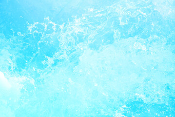 水イメージ　澄んだ河川や海の水面　水しぶきや気泡　波紋　環境　夏の清涼イメージ