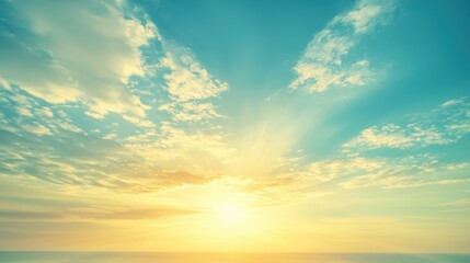 Obraz premium Stunning sunset sky with fluffy clouds.