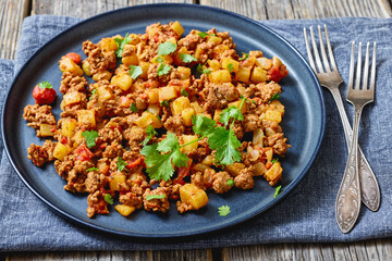 ground beef stew of potatoes and chopped tomatoes
