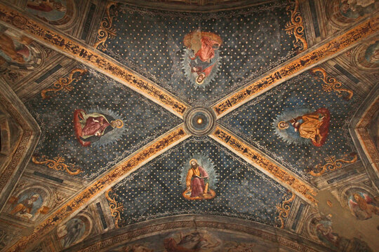 i quattro Evangelisti; affresco sul soffitto del presbiterio della chiesa di Sant'Antonio Abate a Breno (Val Camonica, Brescia)