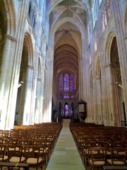Vitraux gothiques de la cathédrale Saint-Gatien – Art sacré à Tours