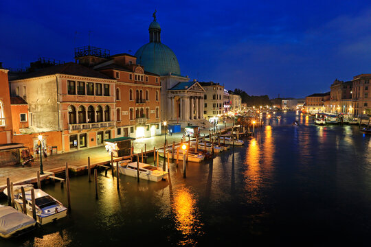 View of Chiesa di San Simeone Piccolo and the Grand Canal at night from Ponte degli Scalzi, Venice, Veneto, Italy
