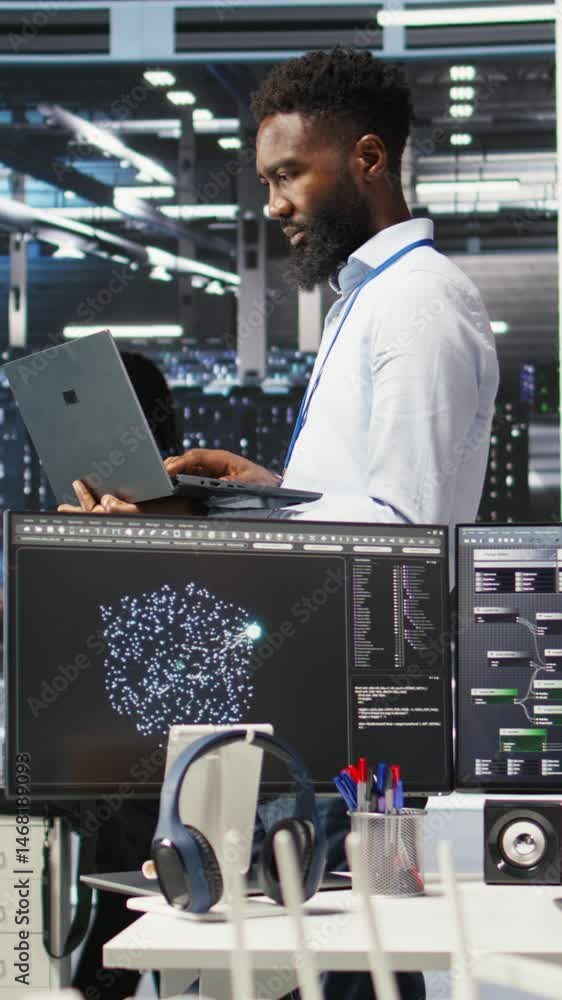 Aufkleber vertical video data center programmer uses node tree software to identify equipment performance issu
