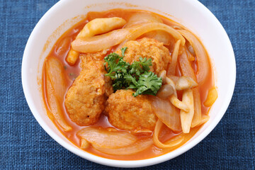肉団子とトマトの煮物み料理　