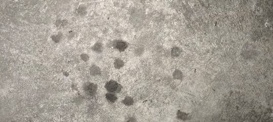 Engine oil drips onto the parking lot