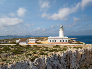 Faro de Cabo de Cavaller&iacute;a, costa norte de Menorca, Islas Baleares, Espa&ntilde;a