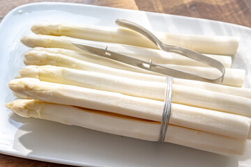 Dutch farmers high quality products, washed and peeled fresh white asparagus, seasonal vegetarian food