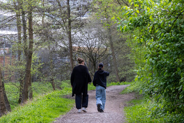 Obraz premium Relaxed trip of two friends in nature