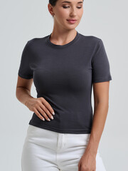 Obraz premium Girl model in casual clothes posing in studio, fashion photo.