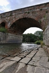 Benevento - Arcata sul Fiume Sabato dal basamento del Ponte Leproso