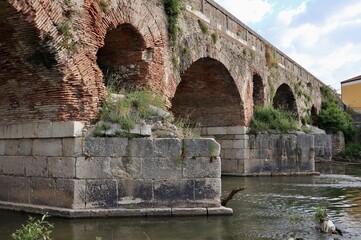 Benevento - Piloni del Ponte Leproso nel Fiume Sabato