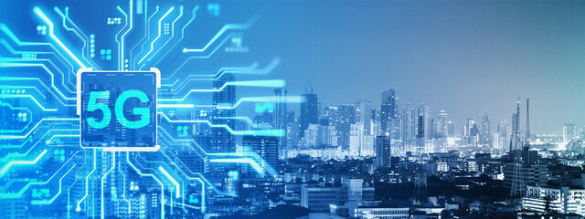 5G network technology concept with glowing circuit lines connected to a digital chip over a modern city skyline at night, symbolizing fast online connectivity.
