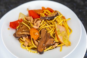 The most traditional yakisoba prepared with vegetables, noodles, pork and oriental spices.