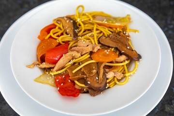 The most traditional yakisoba prepared with vegetables, noodles, pork and oriental spices.