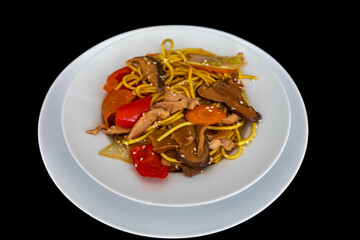 The most traditional yakisoba prepared with vegetables, noodles, pork and oriental spices.