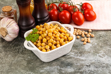 Canned chickpea in the bowl