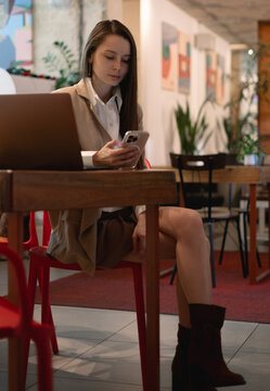 Freelance work lifestyle in a cafe