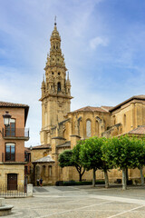 Fototapeta premium Ornate streetlamp standing in front of santo domingo de la calzada cathedral