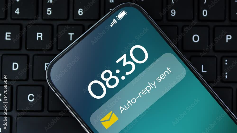 Aufkleber auto reply sent notification message on the smartphone screen close up footage, 4k. sending automati