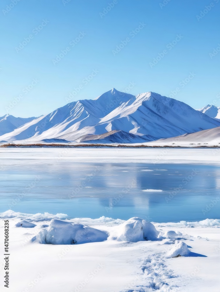 Poster 冬の雪の風景と青空の下の氷山の山々 氷の破片と足跡のある白い雪原と晴れた日の青い氷の湖