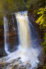 Obraz premium Miners Falls Waterfall at Sunrise in Pictured Rocks Lakeshore