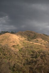Venezuela is a country full of mountains, our geography shows us mountains of various colors full of vegetation.
