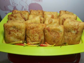 Omelette of instant noodles and egg, fried to perfection, often served with chili sauce. A popular...