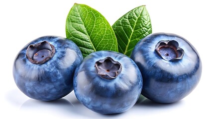 Obraz premium Fresh blueberries with green leaves isolated on white background representing healthy eating